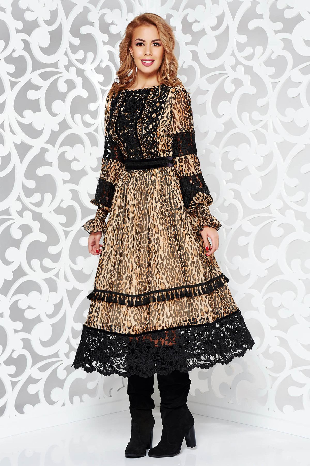 Rochie LaDonna neagra eleganta in clos din voal captusita pe interior cu aplicatii de dantela si ciucuri