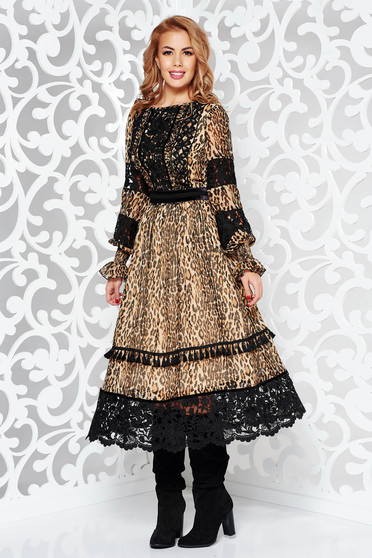 Rochie LaDonna neagra eleganta in clos din voal captusita pe interior cu aplicatii de dantela si ciucuri