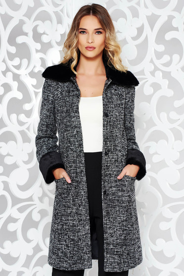 Trench negru casual cu un croi cambrat captusit pe interior cu guler din blana si buzunare
