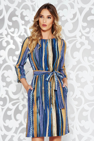 Rochie albastra casual cu croi larg din material vaporos accesorizata cu cordon