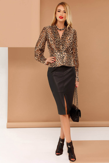 Bluza dama PrettyGirl maro cu croi larg din voal cu animal print cu decolteu in v