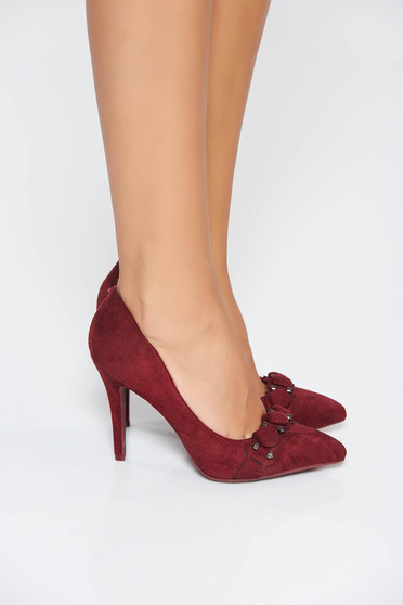 Pantofi visiniu elegant cu toc inalt cu varful usor ascutit