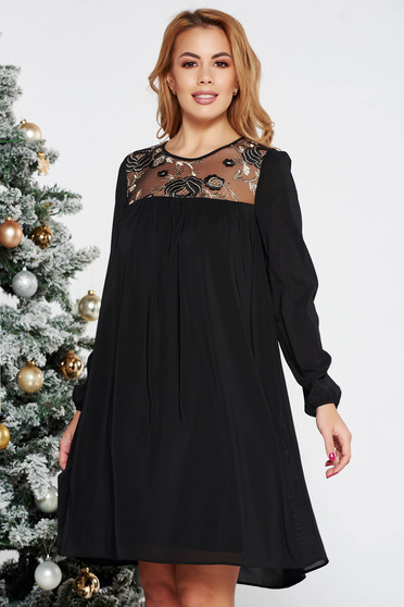 Rochie StarShinerS neagra de ocazie cu croi larg din voal captusita pe interior cu insertii de broderie
