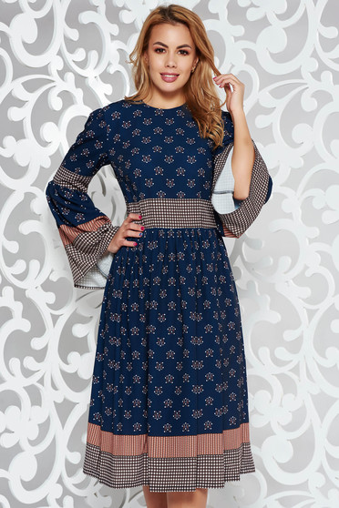 Rochie albastra-inchis de zi in clos din material neelastic cu maneci clopot