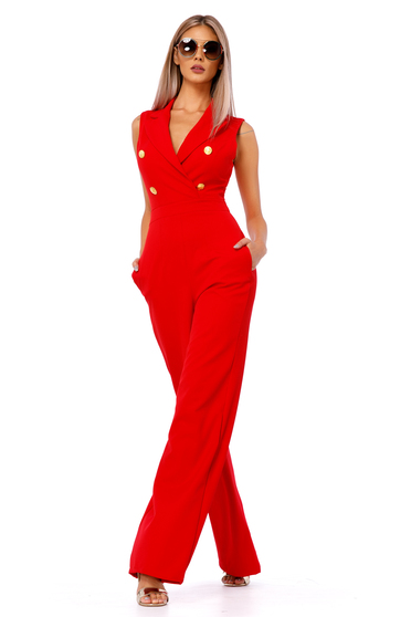 Salopeta Ocassion rosie eleganta cu un croi mulat din stofa elastica subtire accesorizata cu nasturi