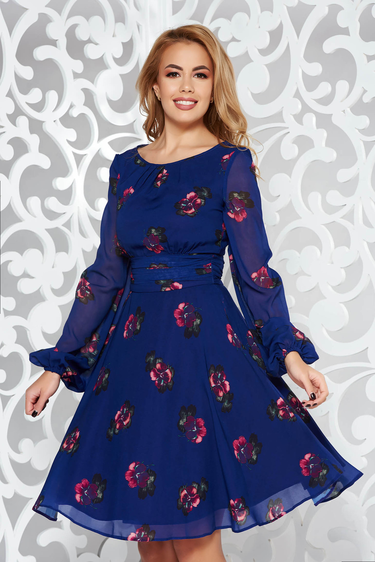 Rochie LaDonna mov eleganta in clos din voal captusita pe interior cu imprimeuri florale