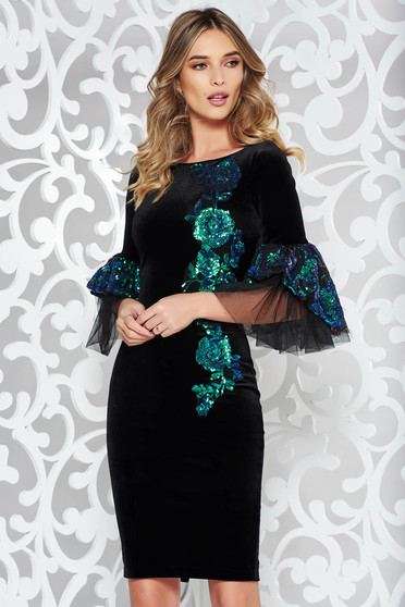 Rochie StarShinerS neagra de ocazie cu un croi mulat din catifea cu paiete cu maneci clopot