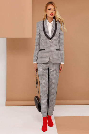 Sacou PrettyGirl gri office cu un croi cambrat din stofa neelastica cu aplicatii din piele ecologica