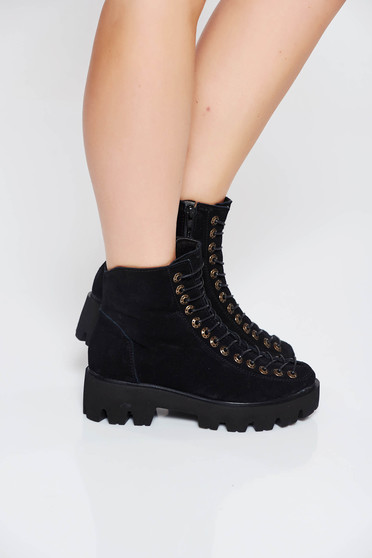 Ghete negre casual din piele intoarsa cu siret si varful usor rotunjit