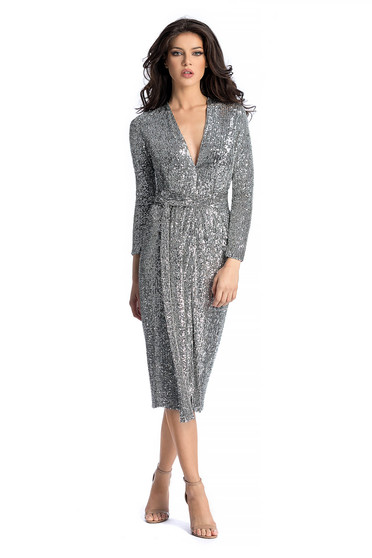 Rochie Ana Radu argintie de lux cu un croi drept din paiete cu decolteu in v accesorizata cu cordon