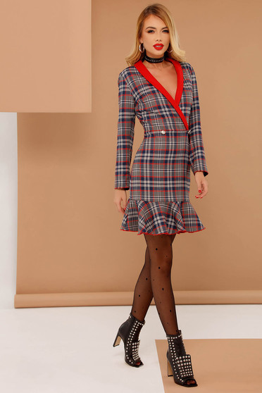 Rochie PrettyGirl rosie din bumbac in carouri cu un croi mulat cu volanase la baza rochiei