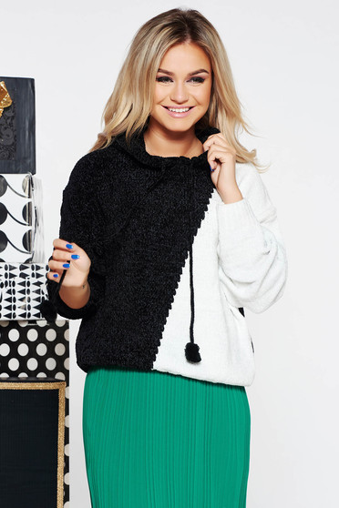 Pulover SunShine negru casual cu croi larg din material tricotat catifelat cu gluga
