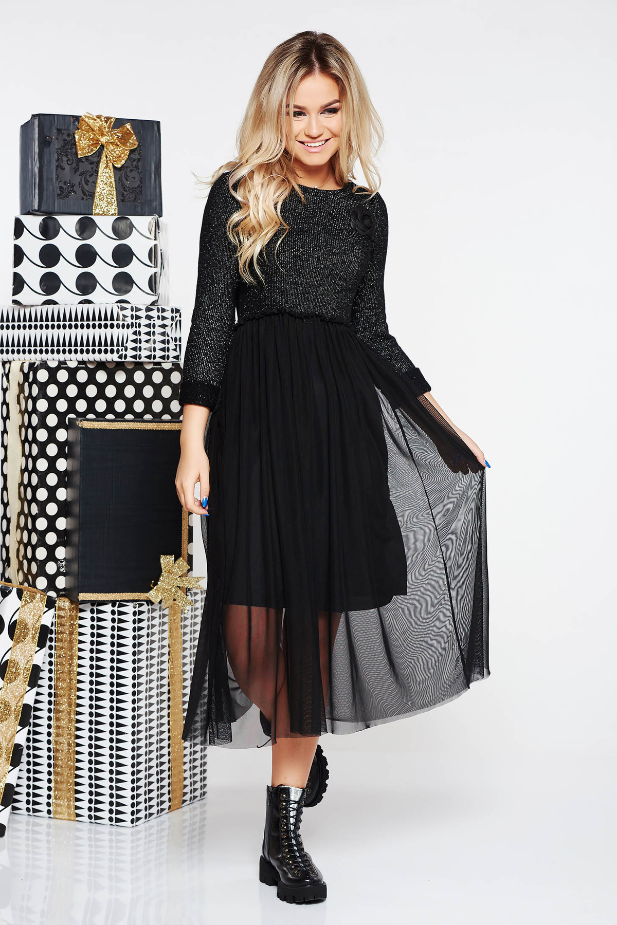 Rochie SunShine neagra casual midi din material tricotat cu fir lame si tul captusita pe interior