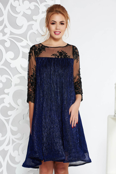 Rochie Artista albastra-inchis de ocazie cu croi larg din material subtire cu fir lame captusita pe interior cu maneci din dantela