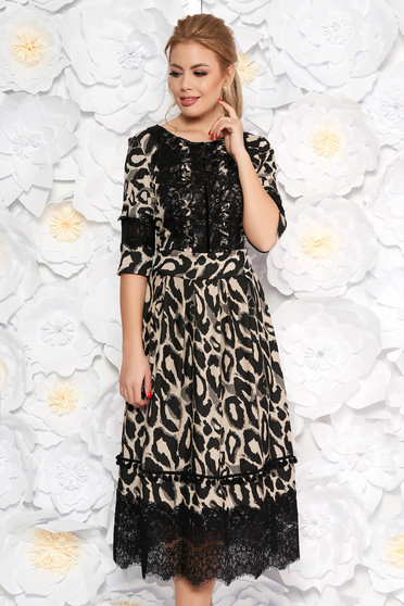 Rochie neagra de zi midi in clos din material elastic cu aplicatii de dantela accesorizata cu cordon