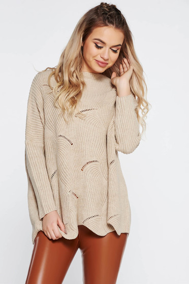 Pulover crem casual cu croi larg din material tricotat cu decupaje in material