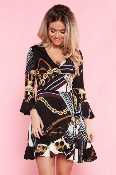 Rochie Top Secret neagra de party in clos cu snur in talie si volanase la baza rochiei