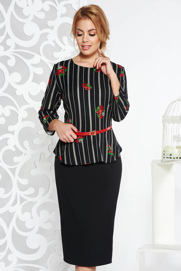 Rochie rosie eleganta tip creion cu peplum din stofa usor elastica cu accesoriu tip curea