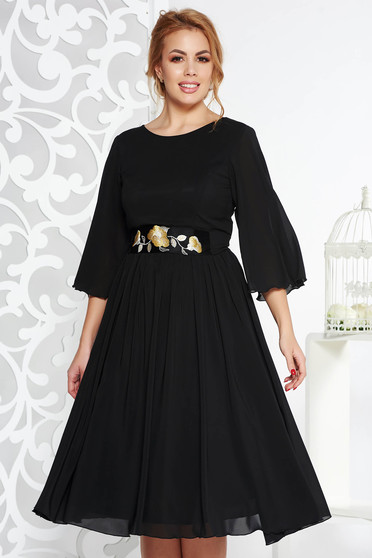 Rochie StarShinerS neagra de ocazie in clos din voal captusita pe interior accesorizata cu cordon cu insertii de broderie