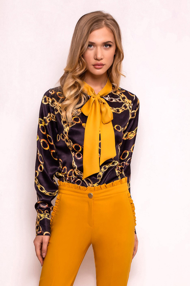 Bluza dama PrettyGirl neagra office cu croi larg din material satinat cu imprimeuri grafice cu guler tip esarfa
