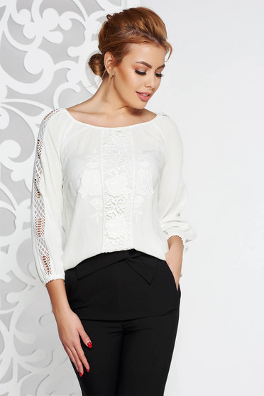 Bluza dama alba LaDonna cu croi larg din material vaporos cu aplicatii de dantela