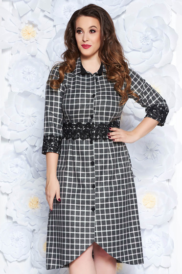 Rochie neagra eleganta midi din stofa neelastica cu aplicatii de dantela accesorizata cu cordon