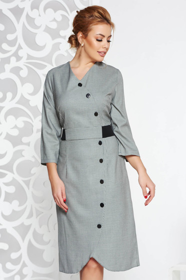 Rochie neagra de zi din stofa neelastica cu maneci trei-sferturi accesorizata cu nasturi