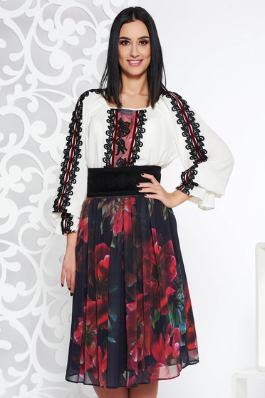 Compleu LaDonna negru elegant din 2 piese cu aplicatii de dantela accesorizat cu cordon