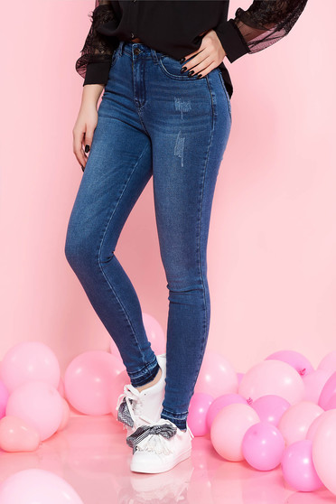Blugi Top Secret albastri casual cu talie medie din bumbac usor elastic cu un croi mulat