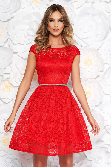 Rochie StarShinerS rosie eleganta in clos din dantela captusita pe interior accesorizata cu cordon