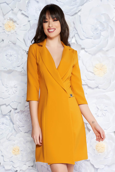 Rochie Artista mustarie eleganta tip sacou cu croi in A din stofa usor elastica captusita pe interior