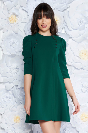 Rochie Artista verde de zi cu croi larg cu maneci trei-sferturi din stofa usor elastica accesorizata cu nasturi