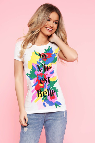 Tricou Top Secret alb casual cu un croi mulat din bumbac usor elastic cu print