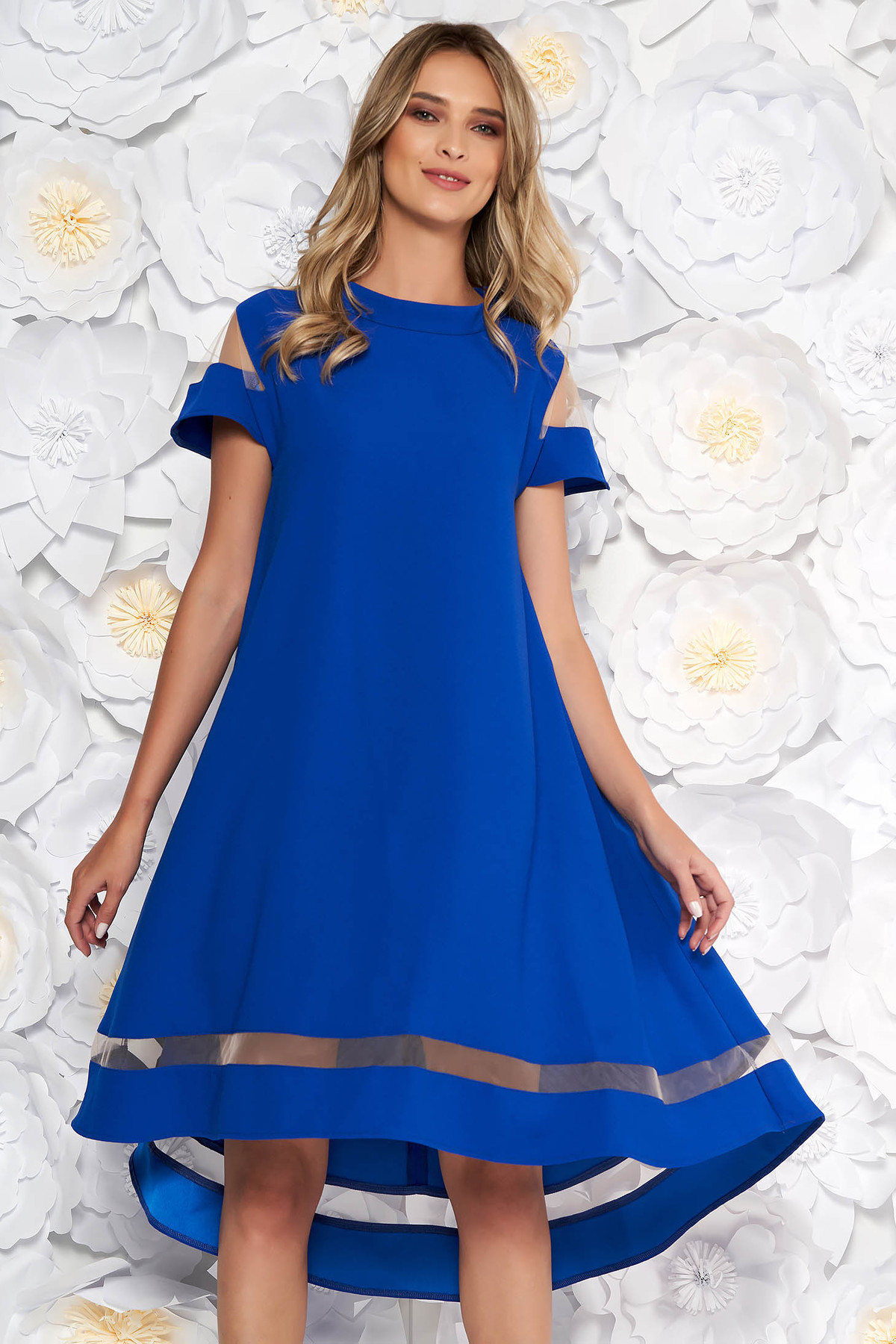 Rochie albastra eleganta cu croi larg asimetrica din material subtire cu maneci scurte