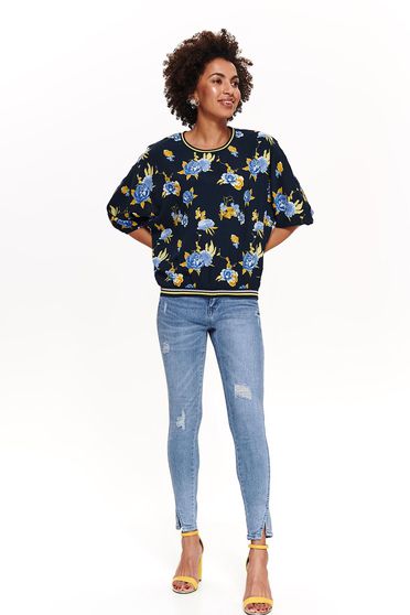 Bluza dama Top Secret albastra-inchis casual cu croi larg cu maneci trei-sferturi cu imprimeuri florale