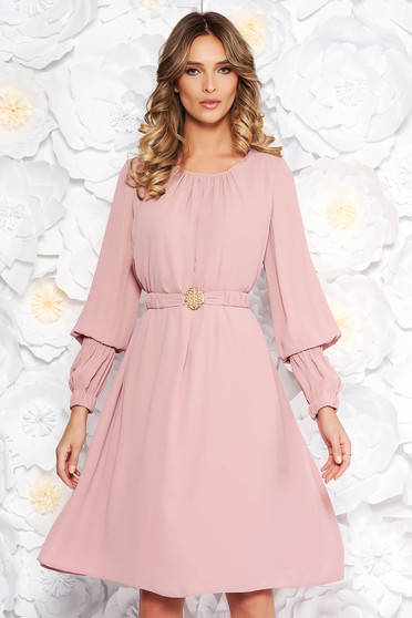 Rochie LaDonna rosa eleganta cu croi larg din voal captusita pe interior accesorizata cu cordon
