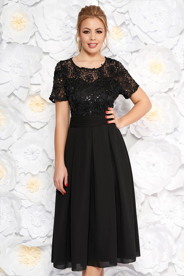 Rochie neagra de ocazie midi in clos din stofa usor elastica si dantela captusita pe interior cu spatele decupat