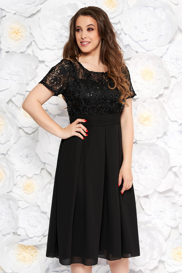 Rochie neagra de ocazie midi in clos din stofa usor elastica si dantela captusita pe interior cu spatele decupat