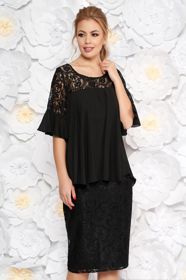 Rochie neagra de ocazie midi tip creion din dantela si voal captusita pe interior cu volanase la maneca