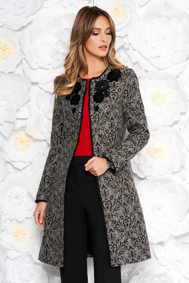 Trench LaDonna gri elegant cu un croi cambrat din lana captusit pe interior cu broderie aplicata manual