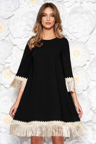 Rochie LaDonna neagra eleganta cu croi larg din stofa neelastica cu franjuri cu maneca 3/4
