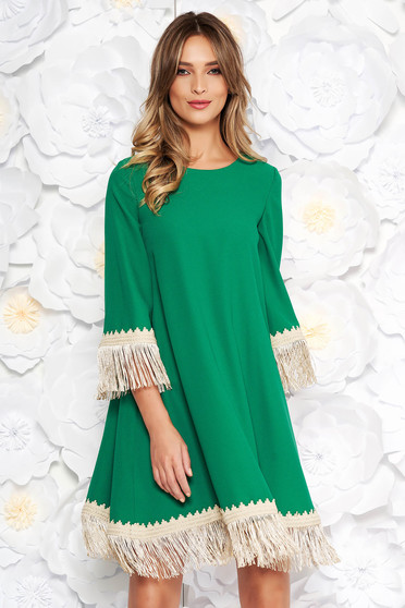 Rochie LaDonna verde eleganta cu croi larg din stofa neelastica cu franjuri cu maneca 3/4