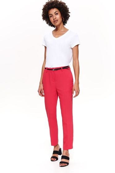 Pantaloni Top Secret roz-inchis eleganti cu un croi drept cu talie medie cu accesoriu tip curea din stofa usor elastica