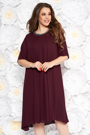Rochie mov de ocazie cu croi larg din material vaporos captusita pe interior cu aplicatii stralucitoare