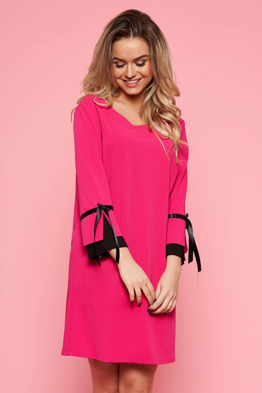 Rochie fuchsia eleganta din material elastic cu croi larg cu maneci trei-sferturi