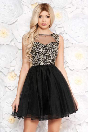 Rochie neagra de ocazie in clos din tul si dantela captusita pe interior