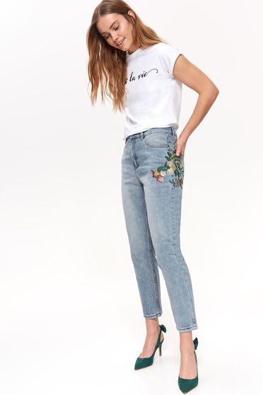 Blugi albastri Top Secret cu buzunare casual cu un croi drept cu insertii de broderie