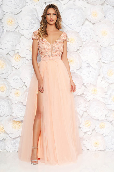 Rochie Artista piersica de ocazie in clos cu bust buretat din tul si dantela cu aplicatii florale cu efect 3D