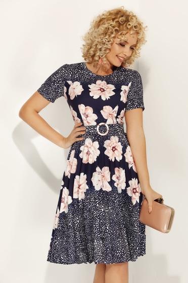 Rochie Fofy rosa de zi in clos din material usor elastic cu imprimeu floral cu accesoriu tip curea