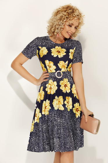 Rochie Fofy galbena de zi in clos din material usor elastic cu imprimeu floral cu accesoriu tip curea